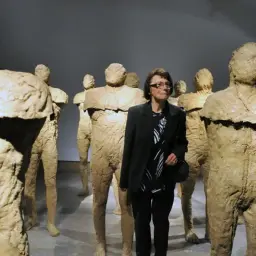 Magdalena Abakanowicz: rzeźby, które zmieniły świat sztuki. Poznaj je!